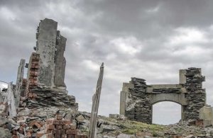 house-ruins_b