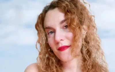 “… είναι ο καλύτερος τρόπος που ξέρω για να ταξιδεύω, να ονειρεύομαι και να απελευθερώνω τα συναισθήματα που με δυσκολεύουν…” – Ιωάννα Τσιάκαλου